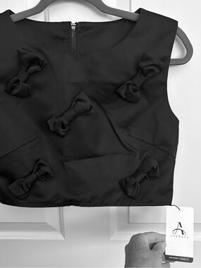 Anewsta Black Sleeveless Bow-Accent Crop Top